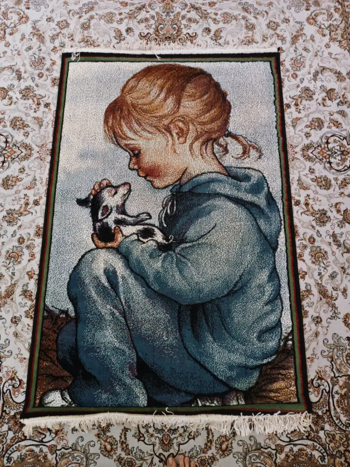 فرش یک و نیم در یک|فرش|ری, سرتخت|دیوار