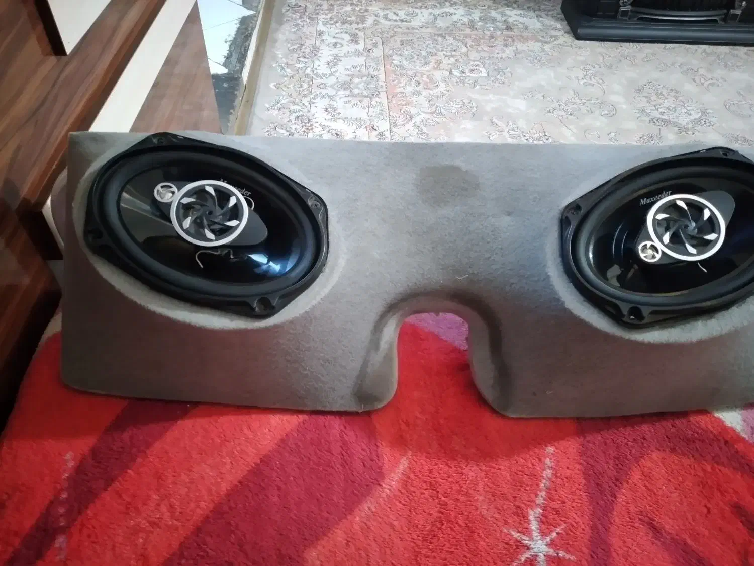 یک جفت باند پاینر|صوتی و تصویری|مشهد, کشف|دیوار