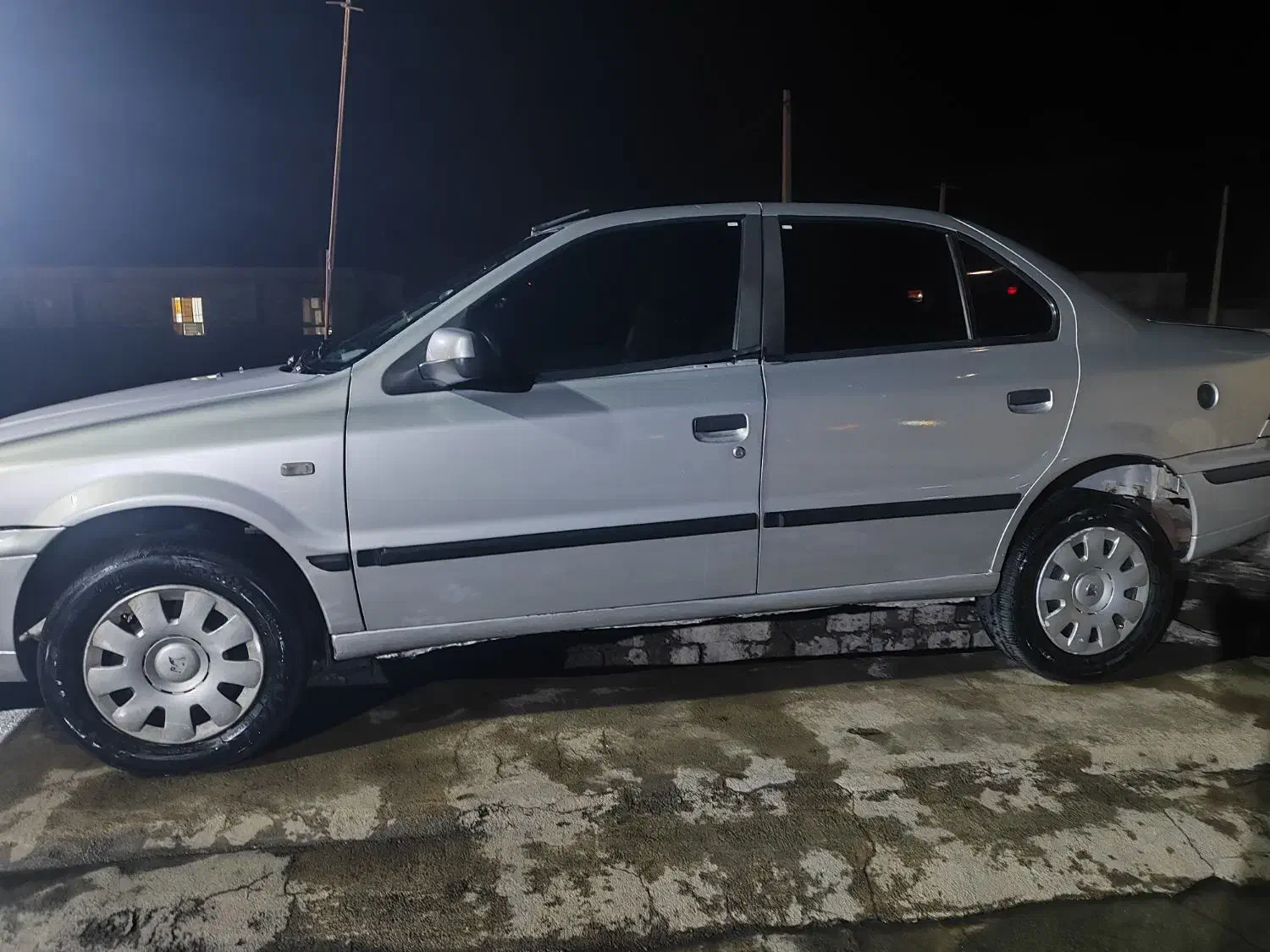 عروسک|خودرو سواری و وانت|رودان, |دیوار