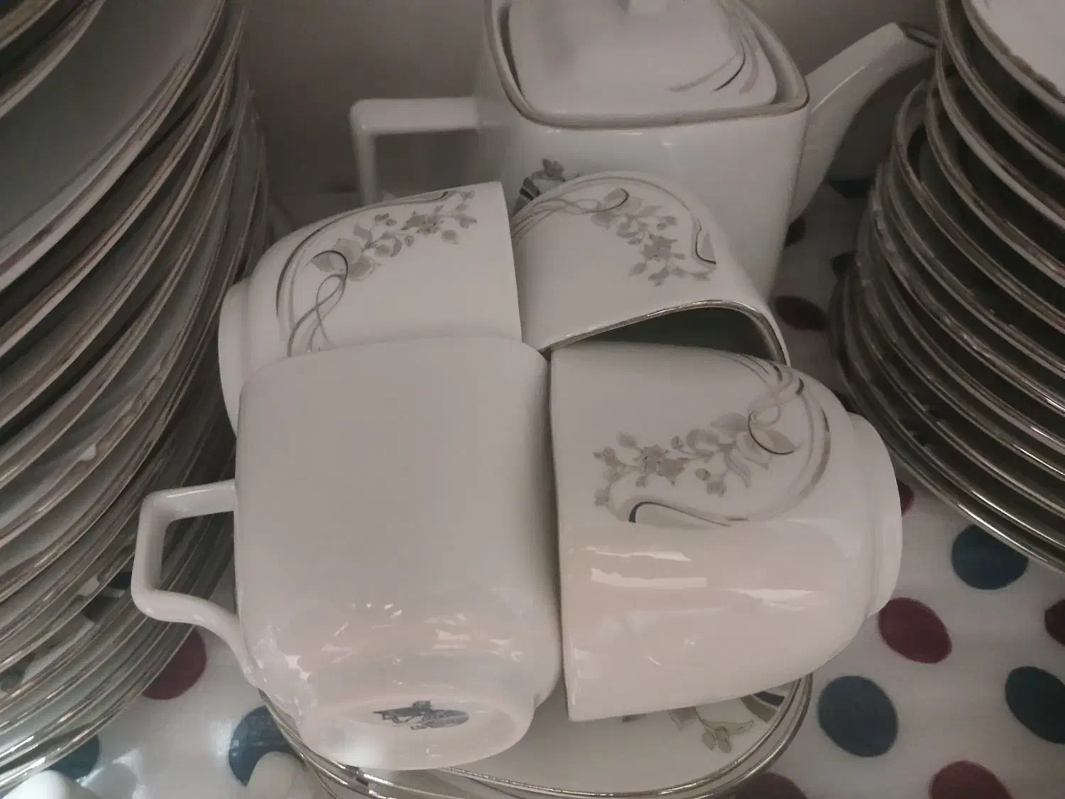 سرویس چینی مقصود|ظروف سرو و پذیرایی|پردیس, فاز ۱۱|دیوار