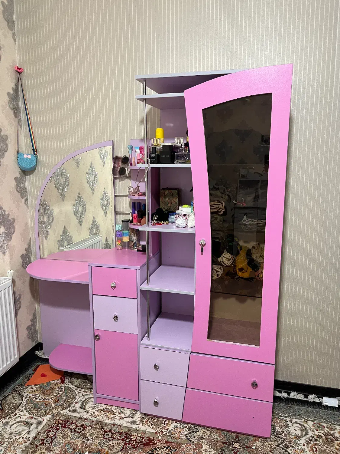 سرویس خواب دخترانه سه تیکه|تخت و سرویس خواب|شیراز, کوشک میدان|دیوار