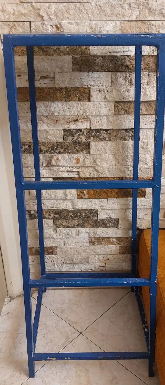 چهارپایه آهنی سالم قیمت ۱میلیون و دویست|صندلی و نیمکت|تهران, خزانه|دیوار