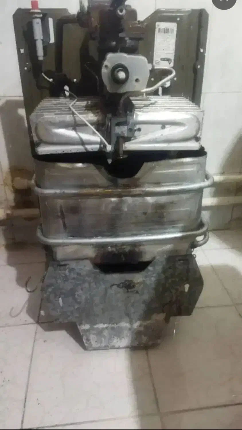 خریدو فروش آبگرمکن دیواری فرسوده|آبگرمکن، پکیج، شوفاژ|بهبهان, |دیوار