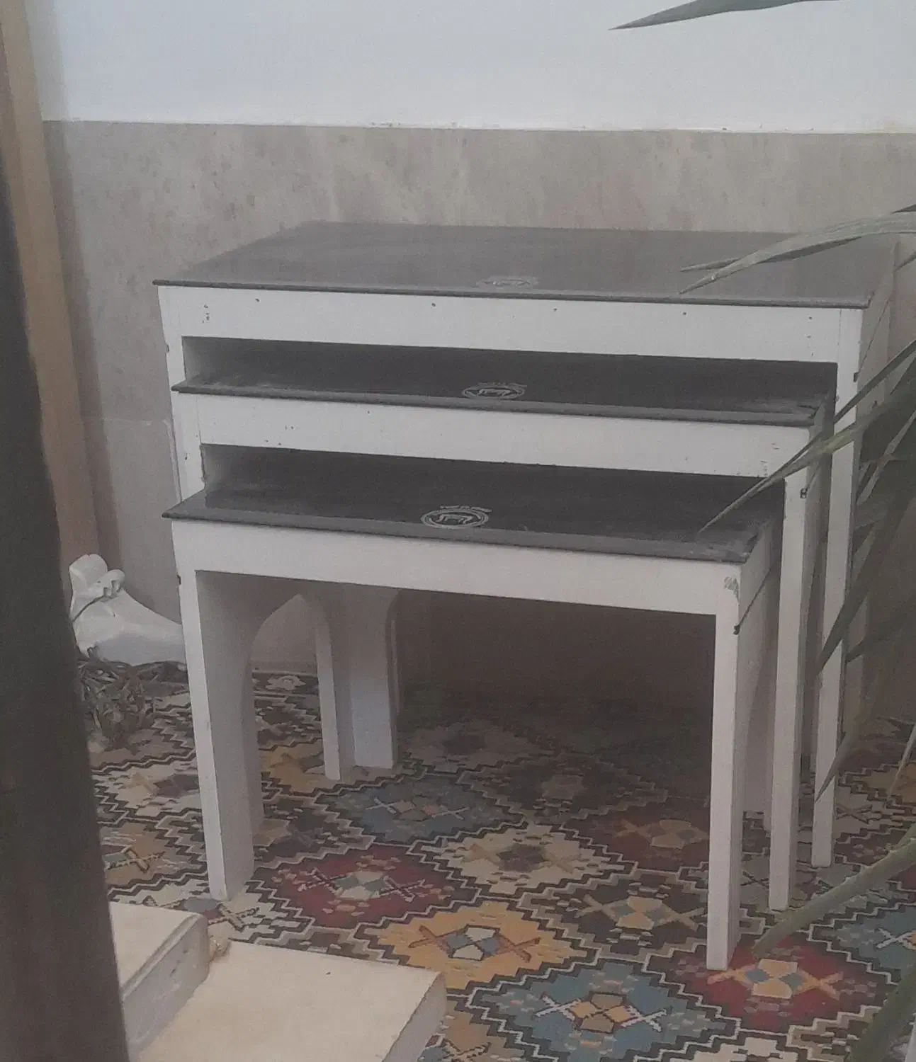 میز عسلی برای مبل. همراه سه تاعسلی|مبلمان خانگی و میز عسلی|آشخانه, |دیوار