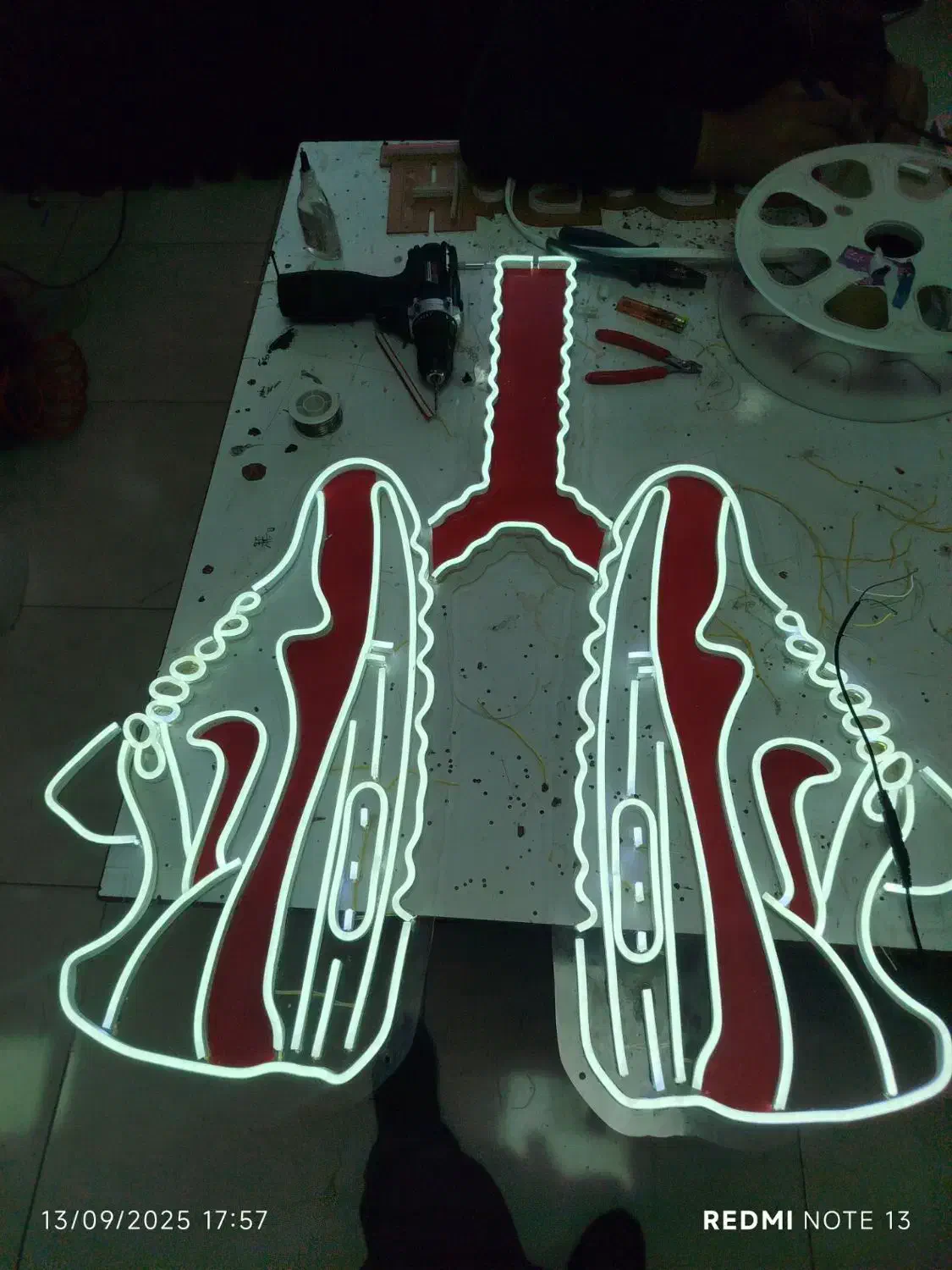 نصب و ساخت انواع تابلو های نئون و ال ای دی|خدمات پیشه و مهارت|اردبیل, |دیوار