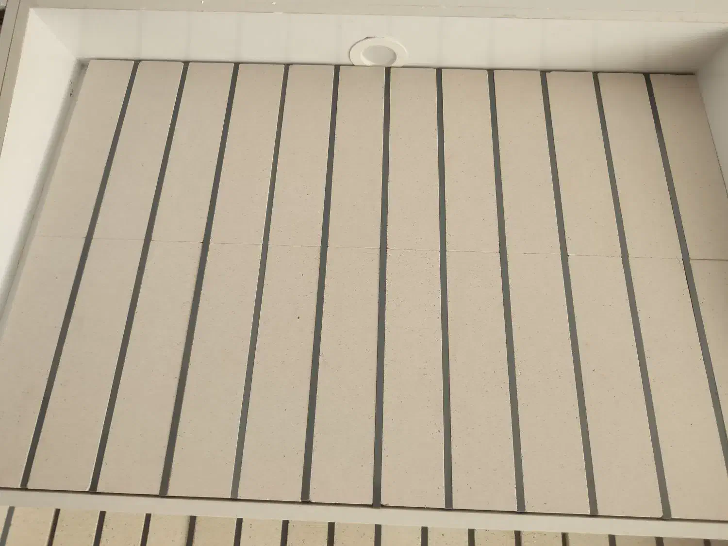 فروش عمده آجر نما سفید و طوسی|مصالح و تجهیزات ساختمان|برخوار, |دیوار