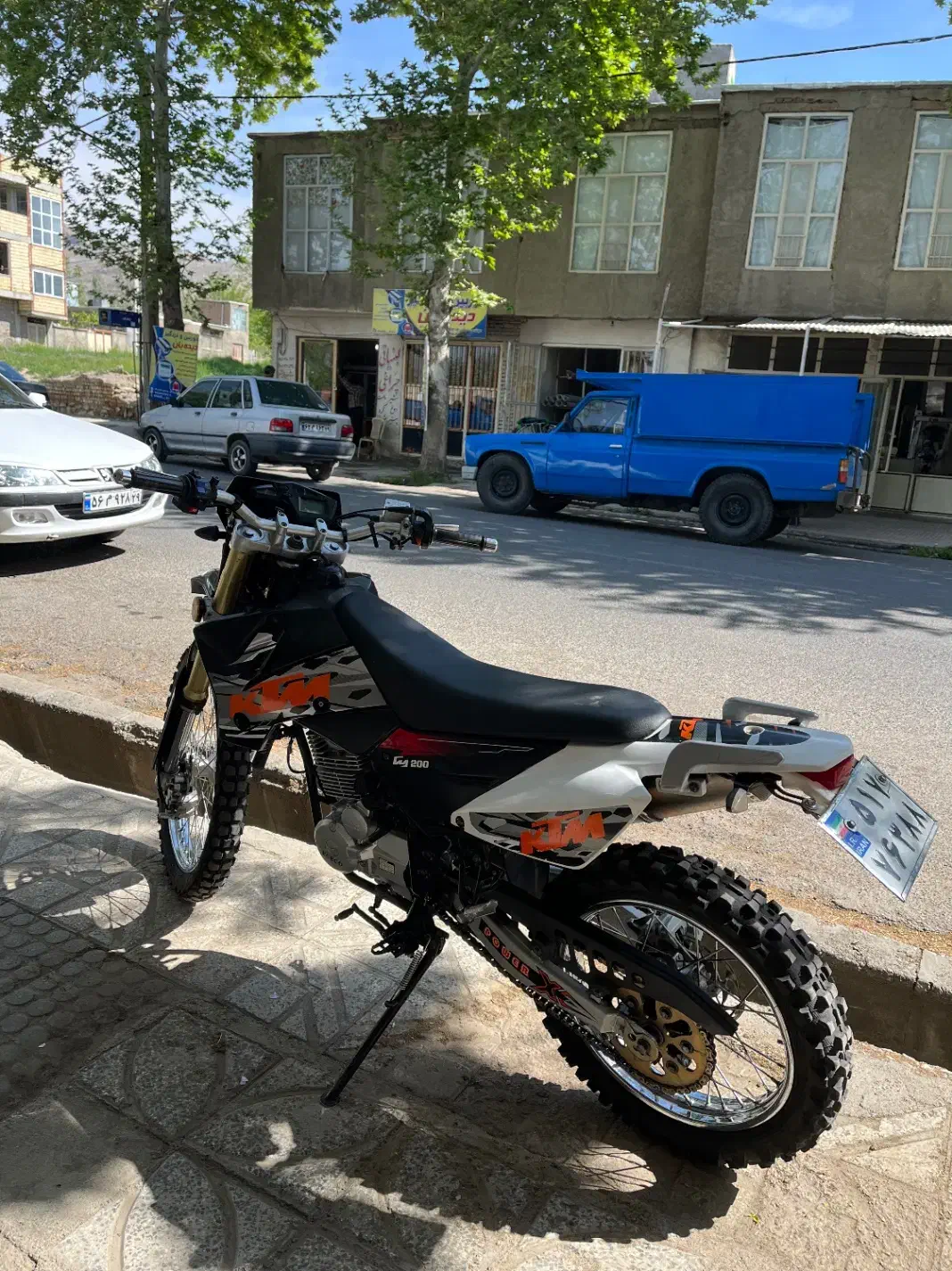 تریل بهرو۲۰۰ (فلات)|موتورسیکلت|همدان, |دیوار