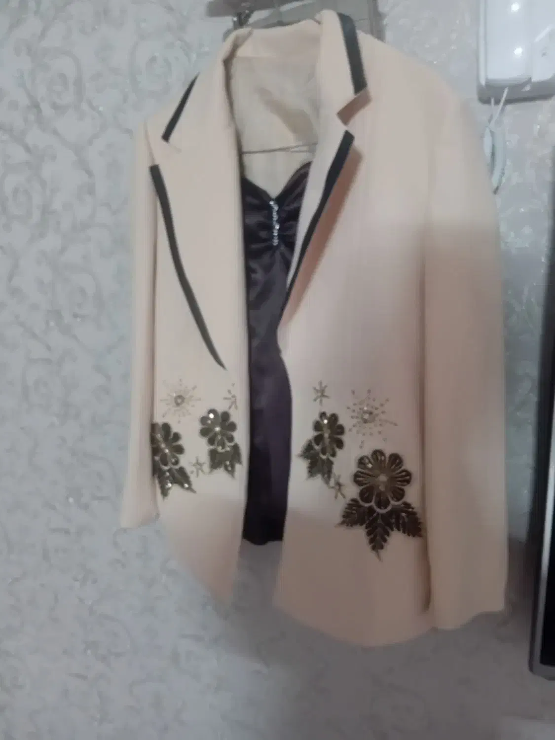 کت و دامن نونو سایز ۴۸ ولی به ۴۴ و ۴۶ میخوره|لباس|خاوران, |دیوار