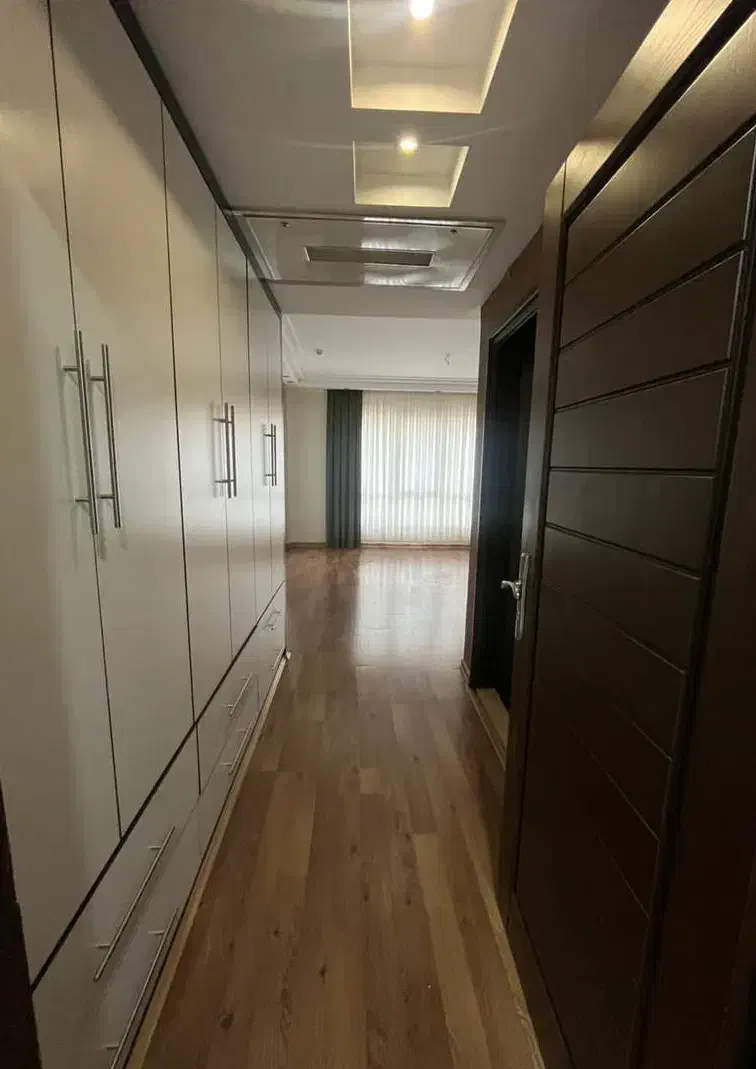 ۲۰۰متر ۳خواب ،آجودانیه نور مستقیم از جنوب