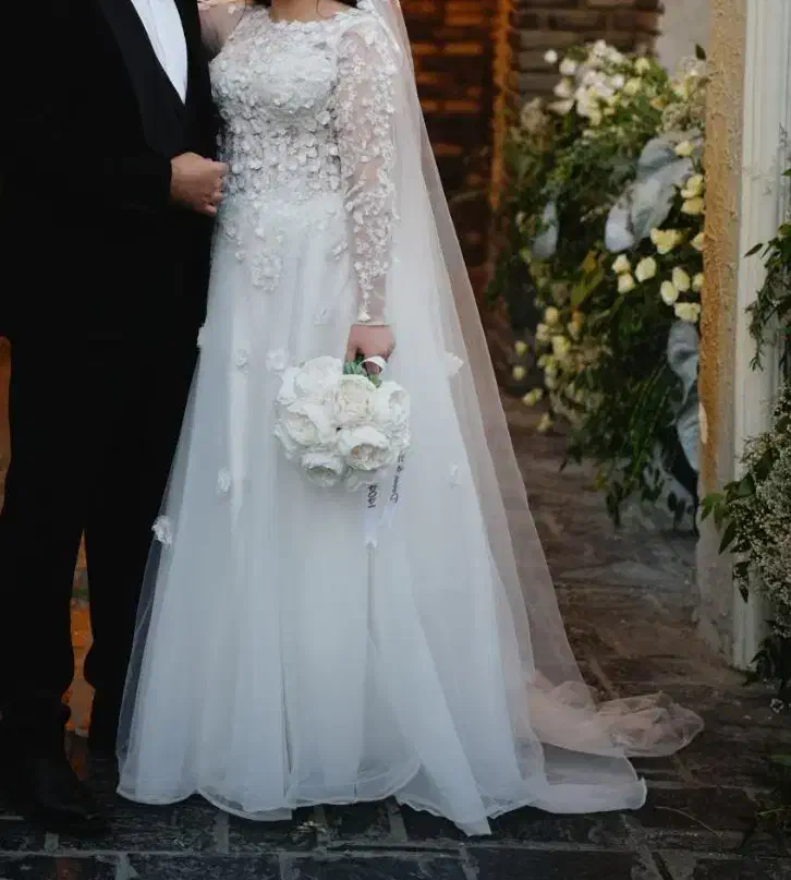 لباس عروس|لباس|رشت, توشیبا|دیوار