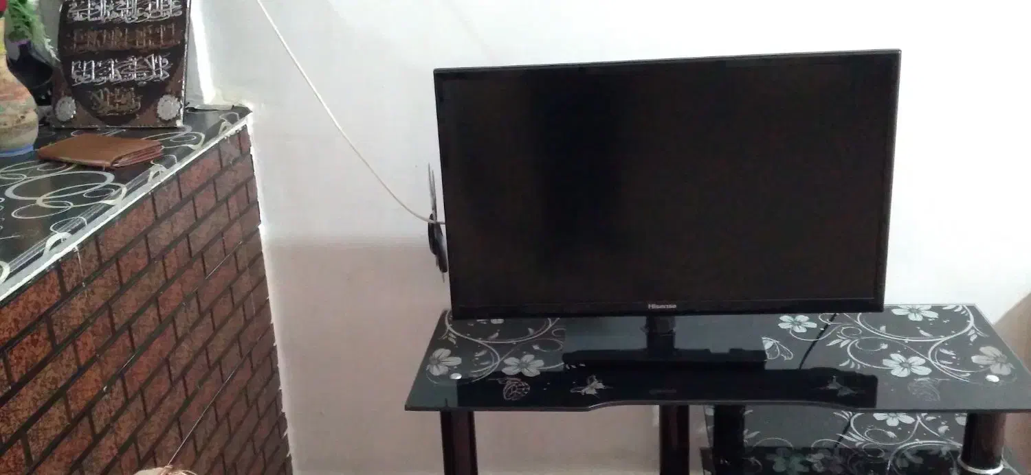 تلویزیون ۳۲ اینچ بفروشم میرسد با زیر|تلویزیون و پروژکتور|ایذه, |دیوار