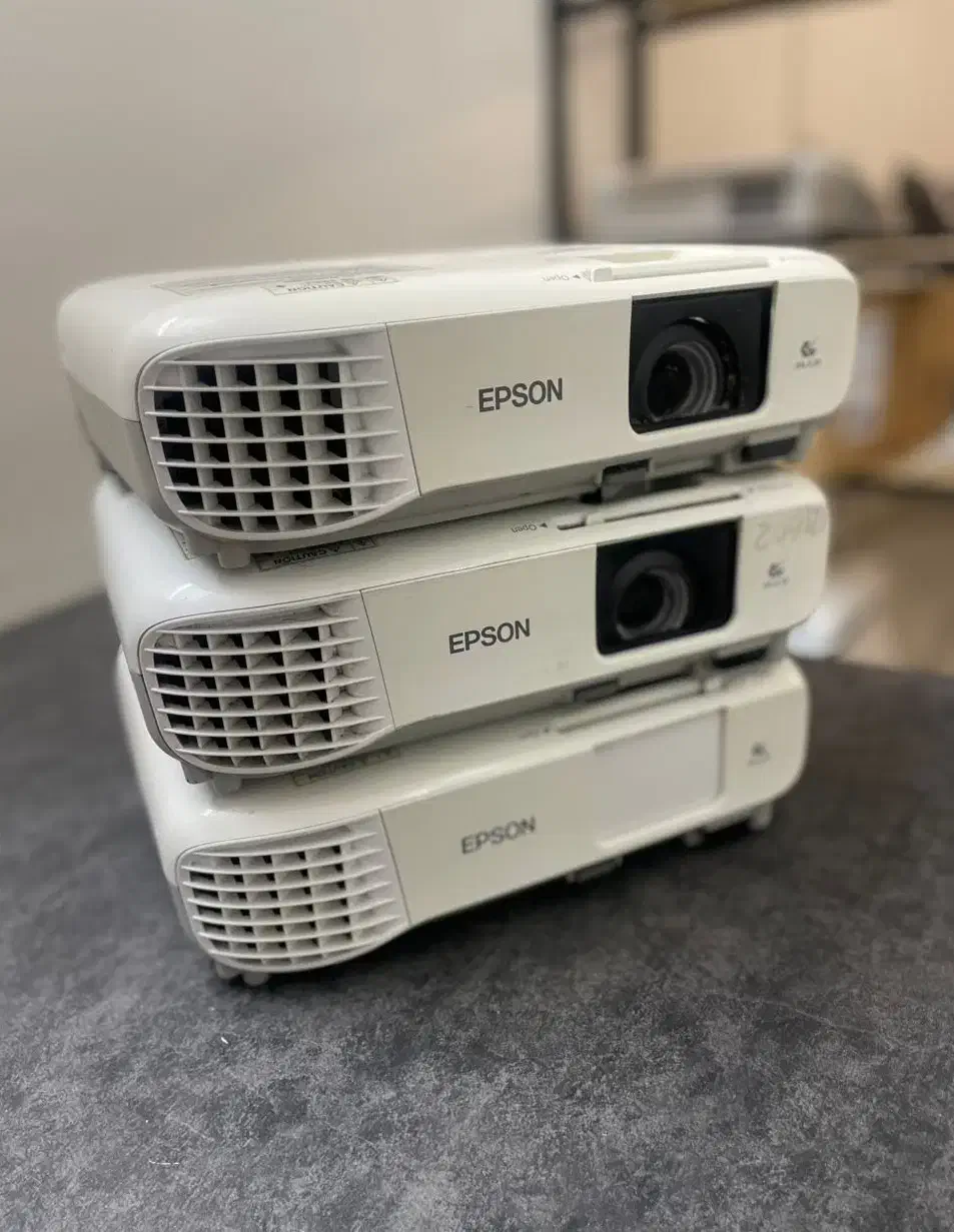 ویدئوپرژکتور نو و کارکرد ال ای دی و لامپی|تلویزیون و پروژکتور|بجنورد, |دیوار