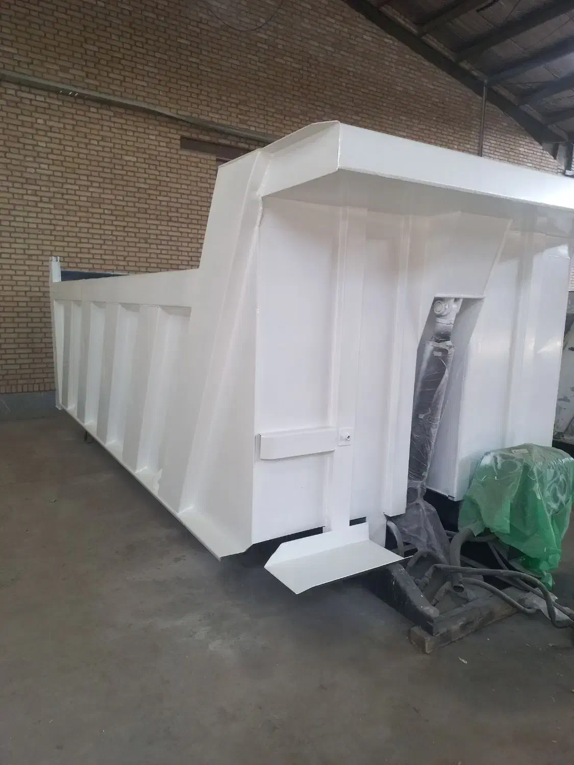 اتاق کمپرسی|خودرو سنگین|رباط‌کریم, رباط‌کریم|دیوار