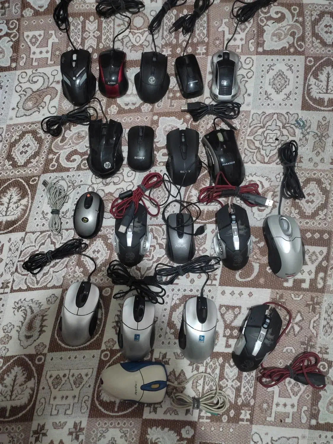 تعدادی موس گیمینگ و ساده/تعدادی مودم وایرلس/زایکسل|قطعات و لوازم جانبی رایانه|تهران, یافت‌آباد|دیوار