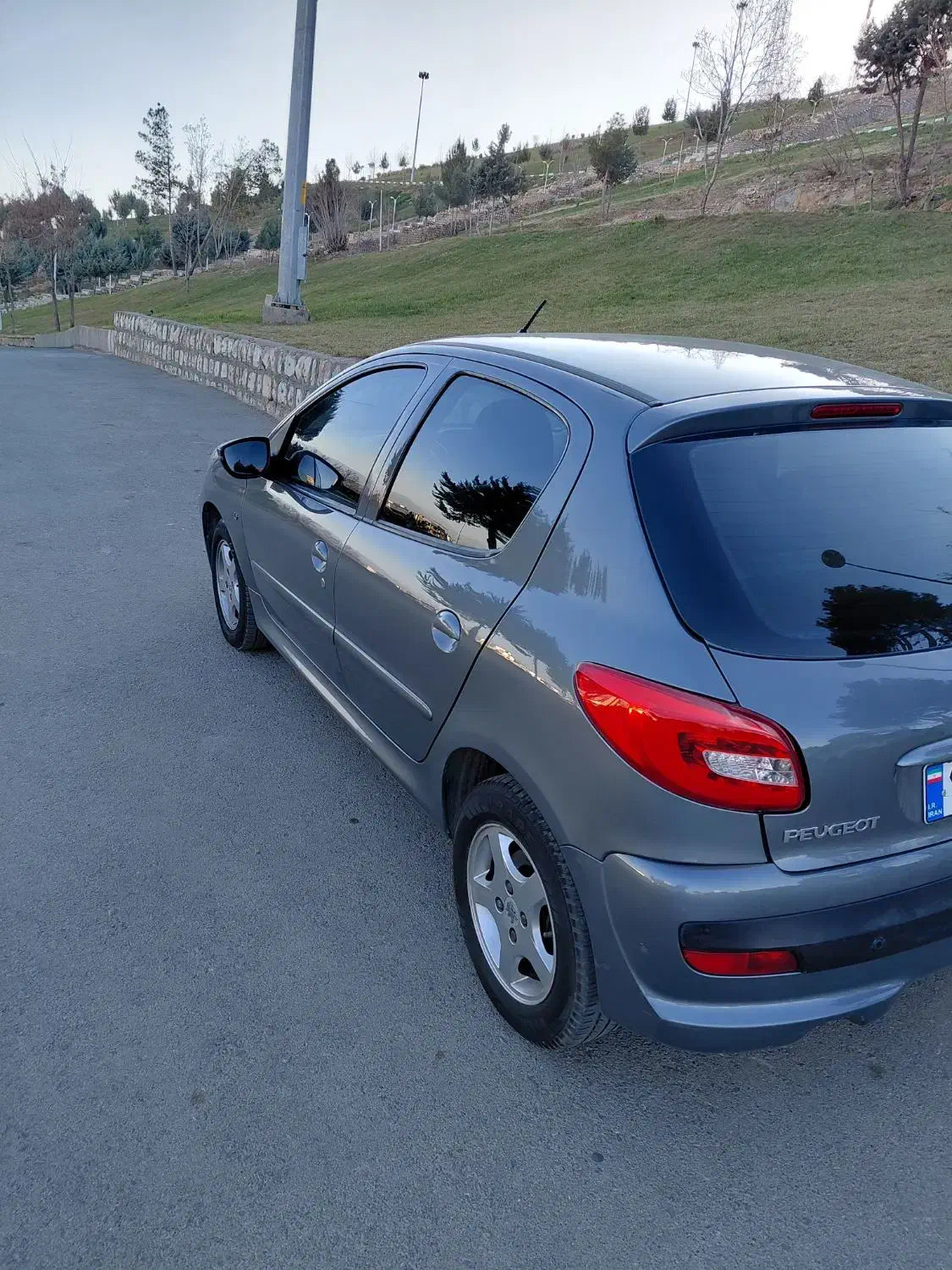 پژو ۲۰۷|خودرو سواری و وانت|بروجرد, |دیوار