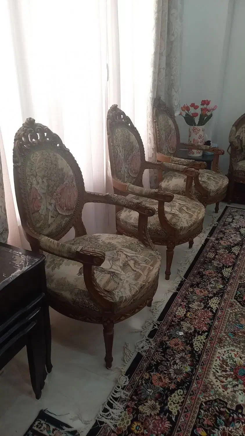 مبل فرانسوی چوب گردوی زیبا|مبلمان خانگی و میز عسلی|تهران, امام زاده حسن|دیوار