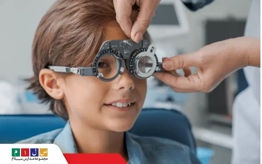 فروشنده عینک در مطب بینایی سنجی|استخدام بازاریابی و فروش|پرند, فاز ۳|دیوار