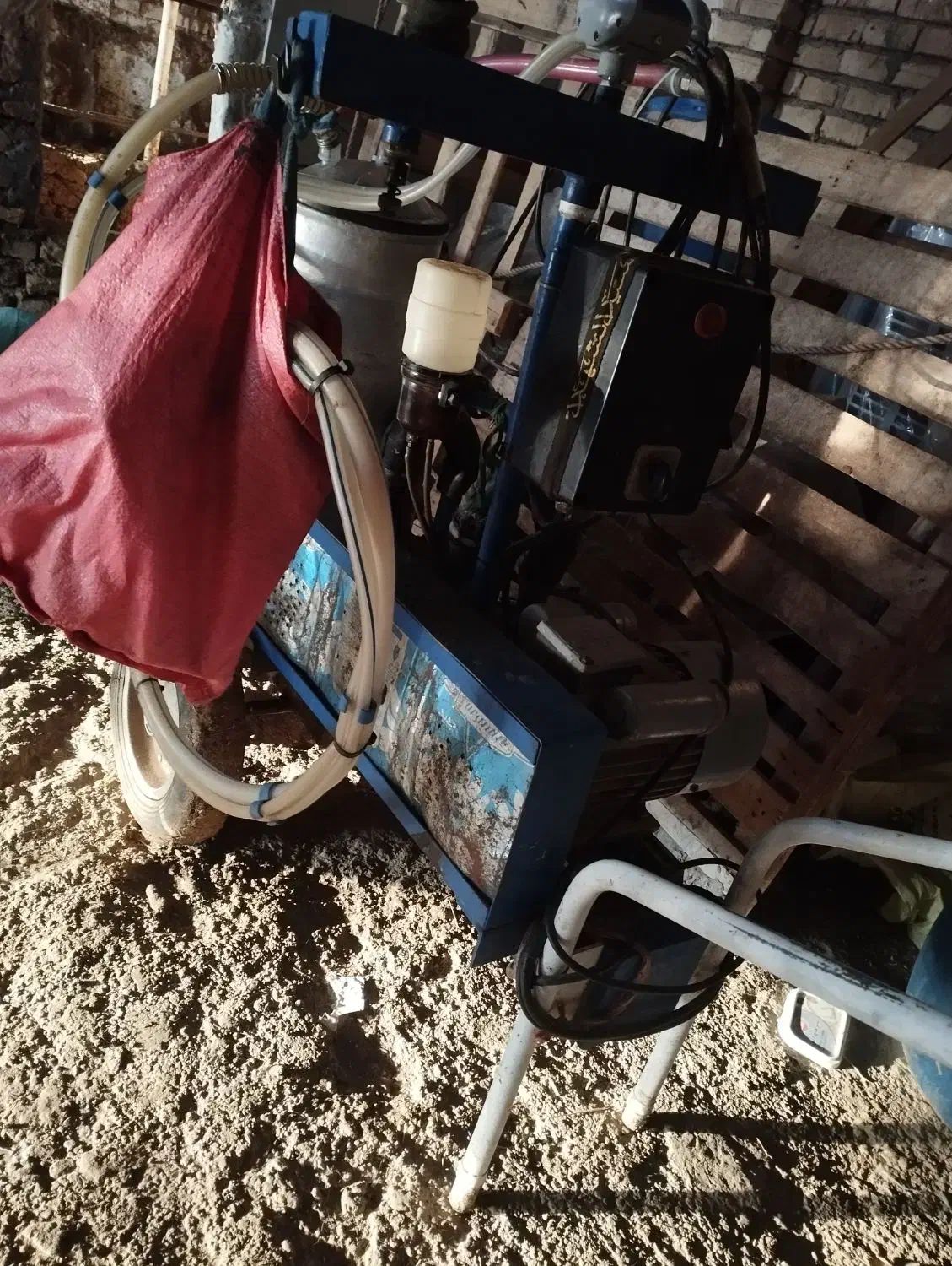 شیردوش|لوازم جانبی حیوانات|قوچان, |دیوار