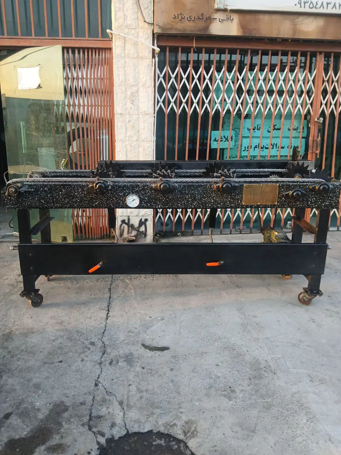 کباب پز صنعتی کم کار ۳ فاز  برقی گازی در حدد نو|اجاق گاز و لوازم برقی پخت‌وپز|ملک‌آباد, |دیوار