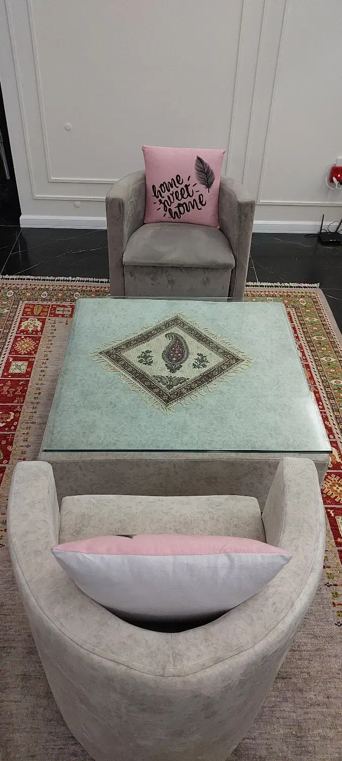 نیم ست طوسی با شیشه روی میز|مبلمان خانگی و میز عسلی|اندیشه, اندیشه فاز ۵|دیوار