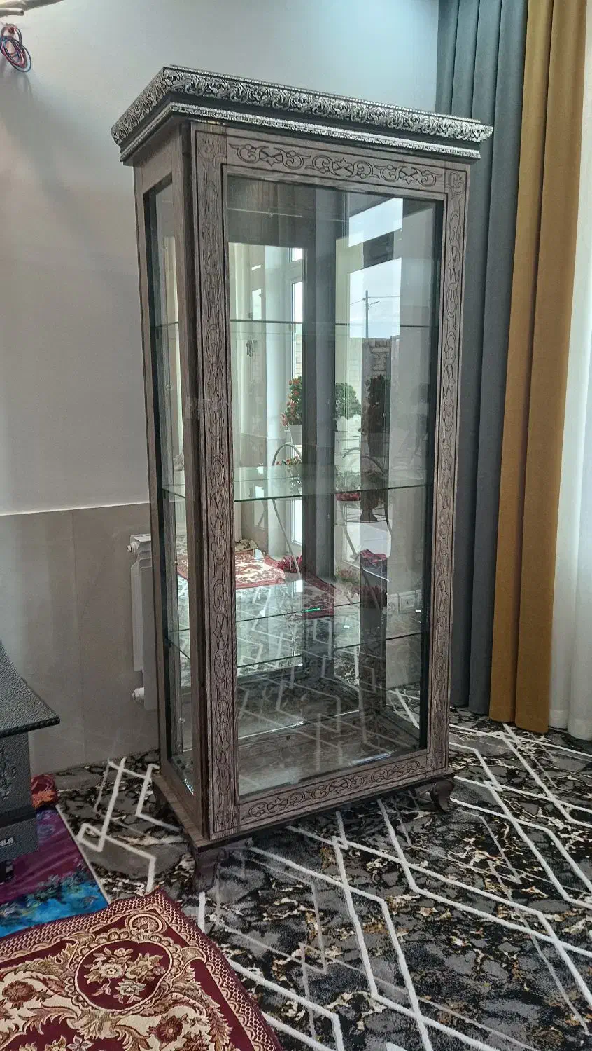 ویترین تازه نو چوبی در ریلی|بوفه، ویترین، کنسول|ابریشم, |دیوار