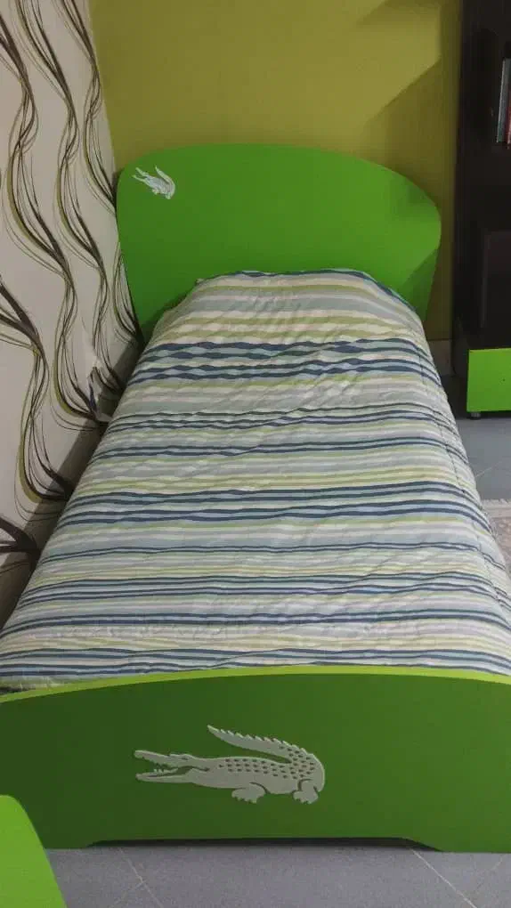 تخت وکمد|تخت و سرویس خواب|قم, باجک سه|دیوار