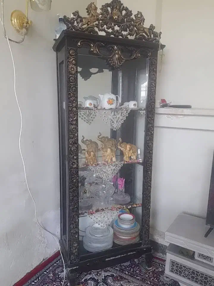 بوفه سالم در حد نو|بوفه، ویترین، کنسول|شیراز, شیخ علی چوپان|دیوار