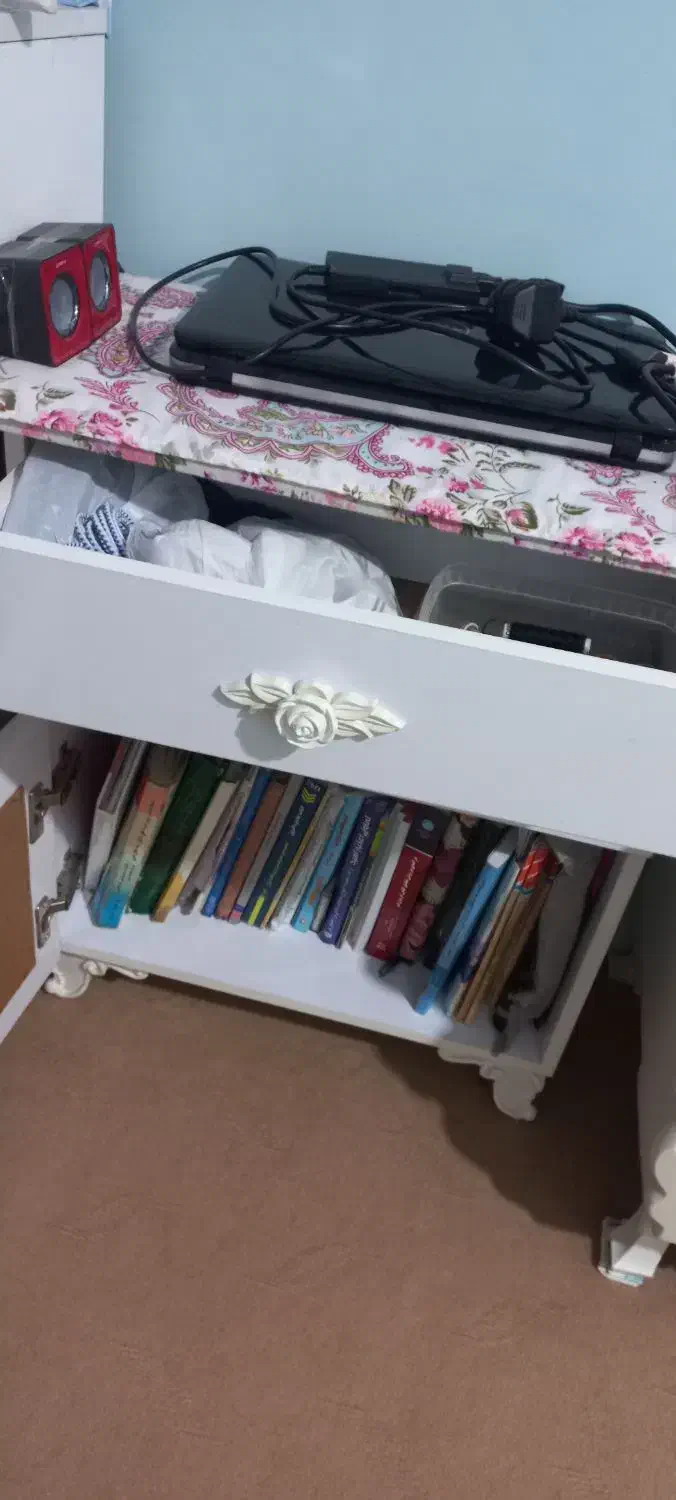 میز اتو پاتختی آیینه کنسول در حد نو|بوفه، ویترین، کنسول|گرگان, |دیوار