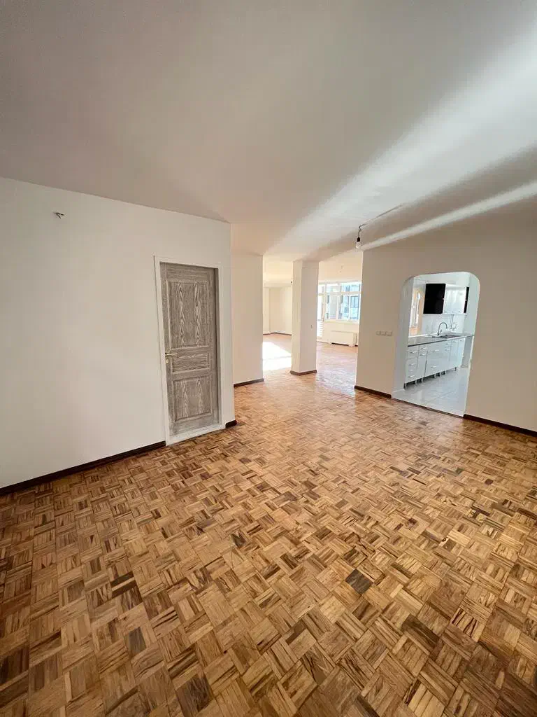 ۱۹۰ متر ۳ خوابه توانیر بر ولیعصر