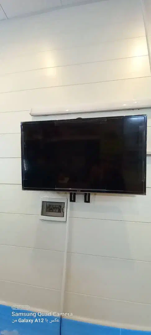 تلویزیون ال ای دی ۳۲ اینچ|تلویزیون و پروژکتور|قم, باغ کرباسی|دیوار