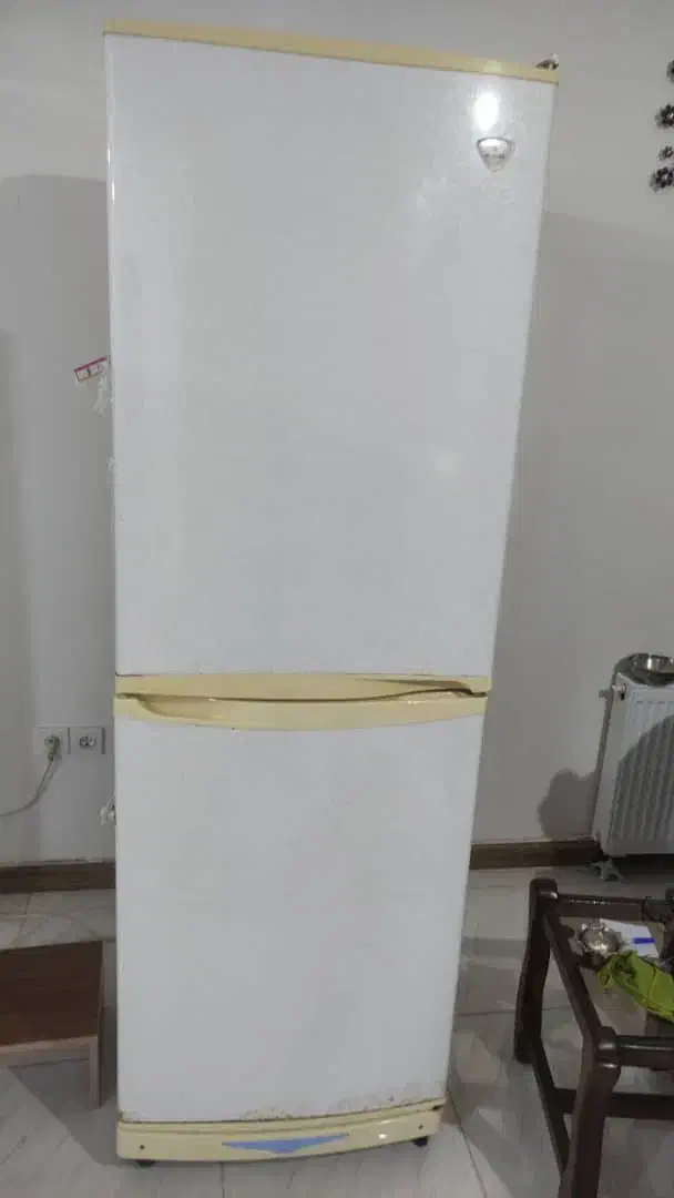 یخچال فریزر روشن کاملاسالم درحالکار|یخچال و فریزر|لنگرود, |دیوار