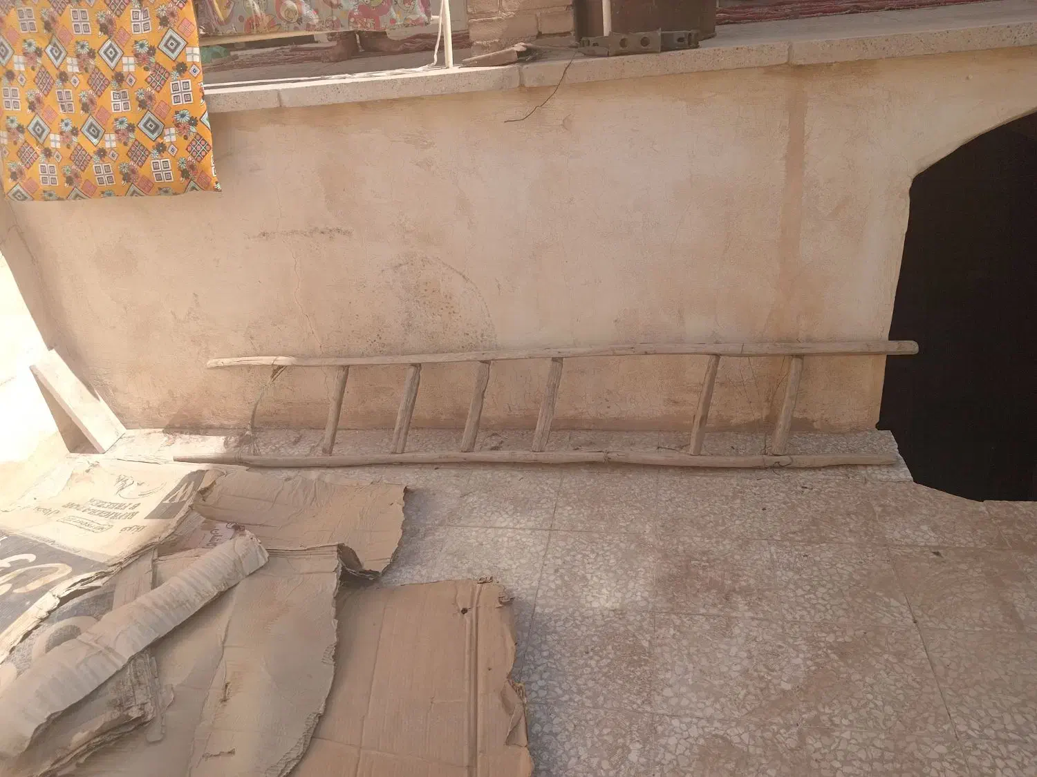 نردبان چوبی|مصالح و تجهیزات ساختمان|کاشان, میدانگاه آقا|دیوار