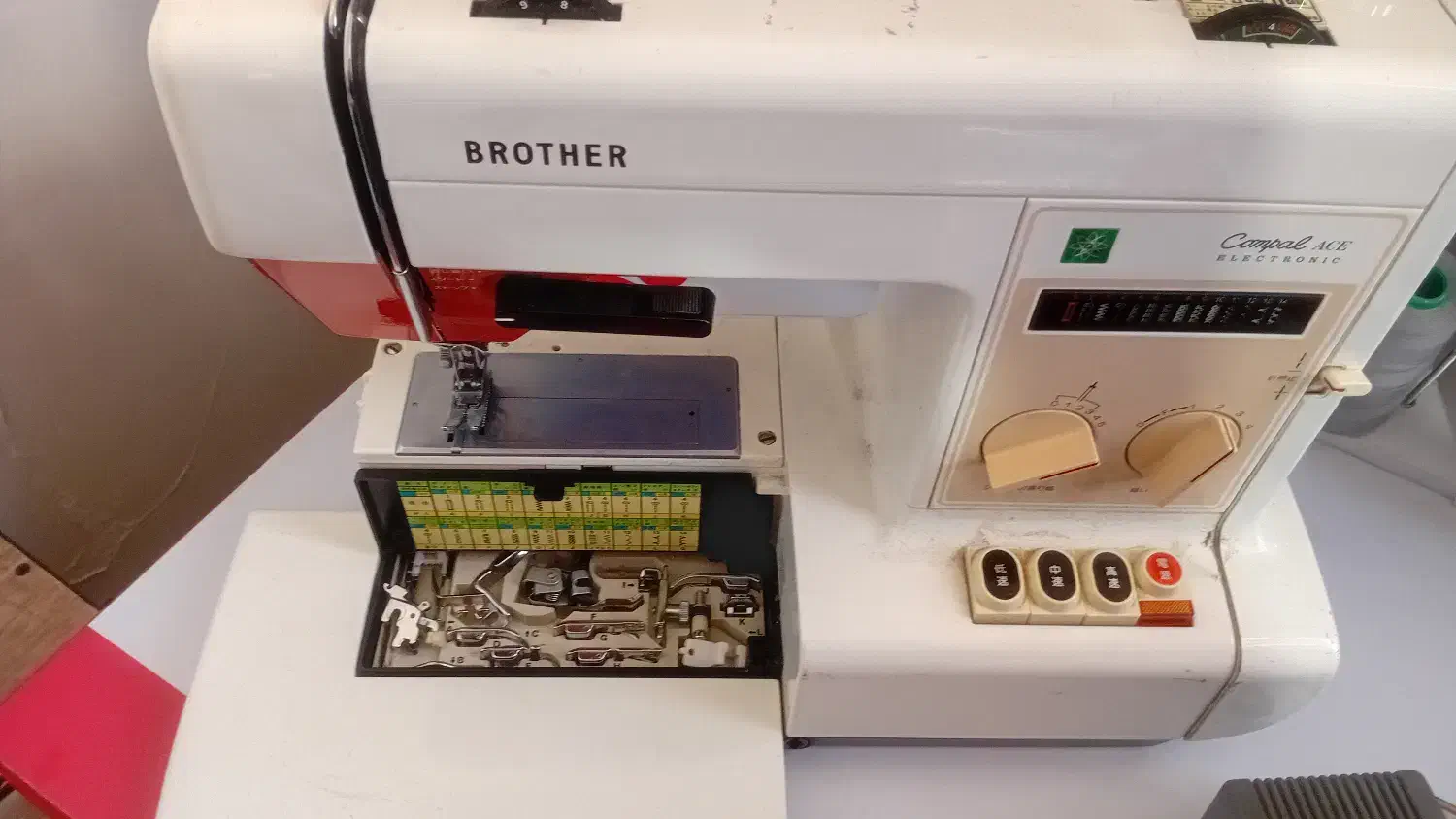 چرخ خیاطی برند BROTHER|چرخ خیاطی و ریسندگی|خمین, |دیوار