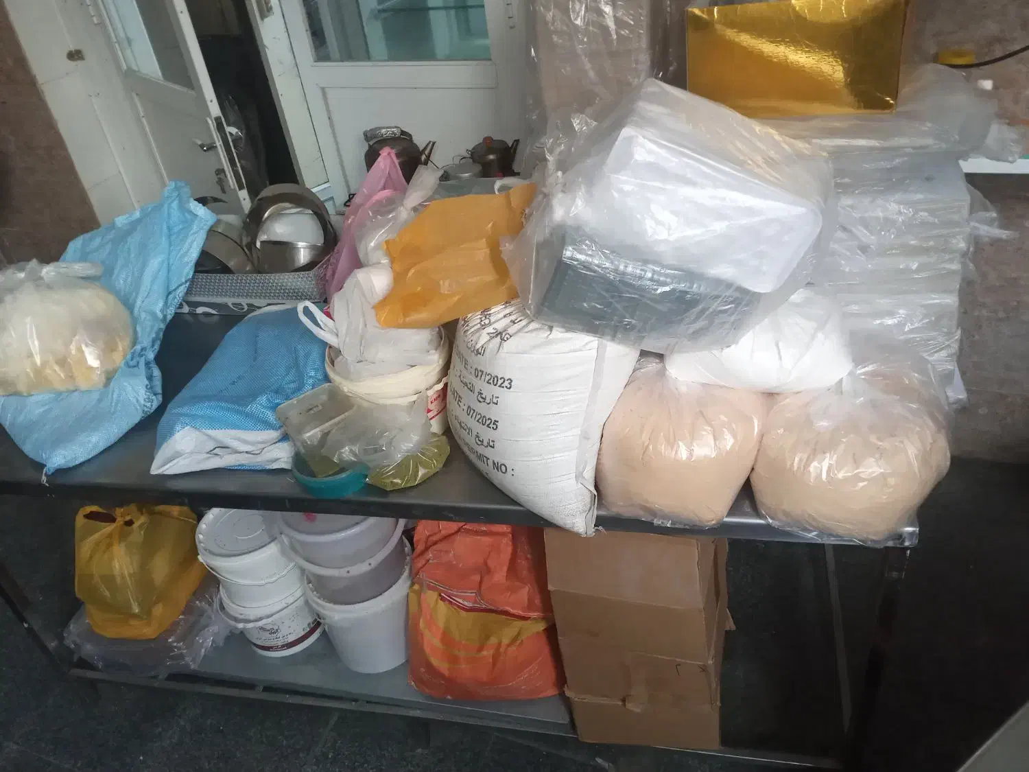 به علت جمع‌آوری شیرینی فروشی مواد اولیه زیره قیمت|خوردنی و آشامیدنی|کرج, گوهردشت|دیوار