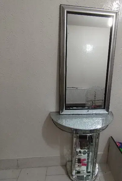 آینه میز|مبلمان خانگی و میز عسلی|شاهینشهر, خانه کارگر|دیوار