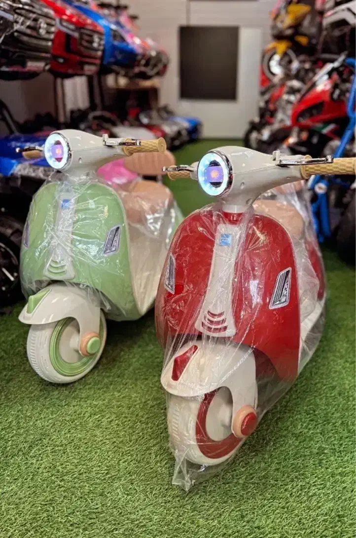 موتور شارژی وسپا کنترل دار «فروشگاه خانه دوچرخه»|اسباب‌بازی بچه|کرمان, |دیوار