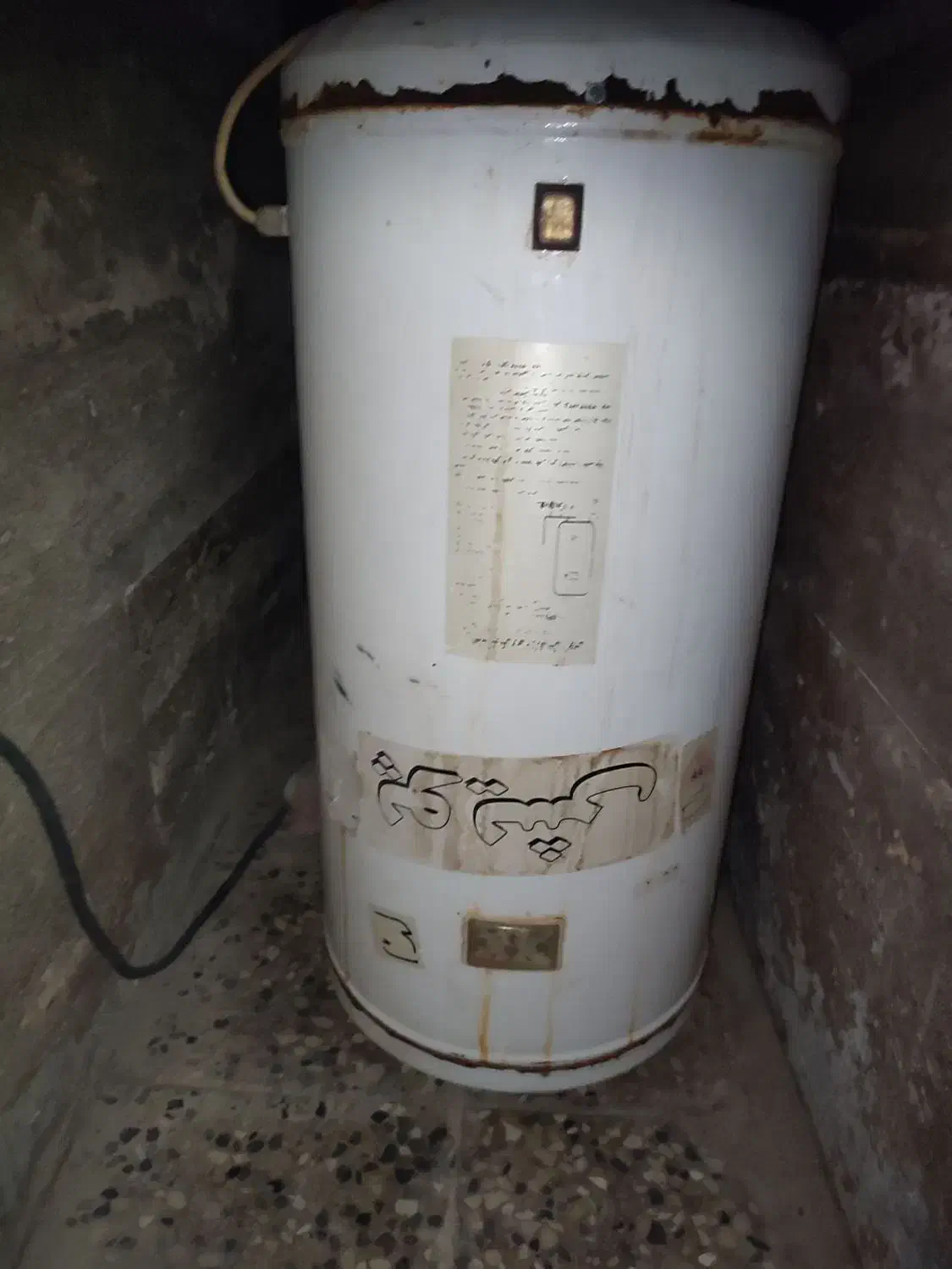 ابگرمکن برقی کارکرده عالیشهر|آبگرمکن، پکیج، شوفاژ|بوشهر, |دیوار