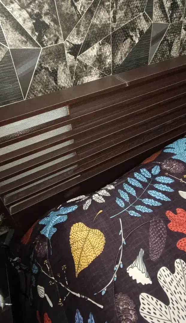 تخت دونفره بدون تشک با آینه و دراور وی جا کفشی|تخت و سرویس خواب|هشتگرد, فاز ۲ مهستان|دیوار