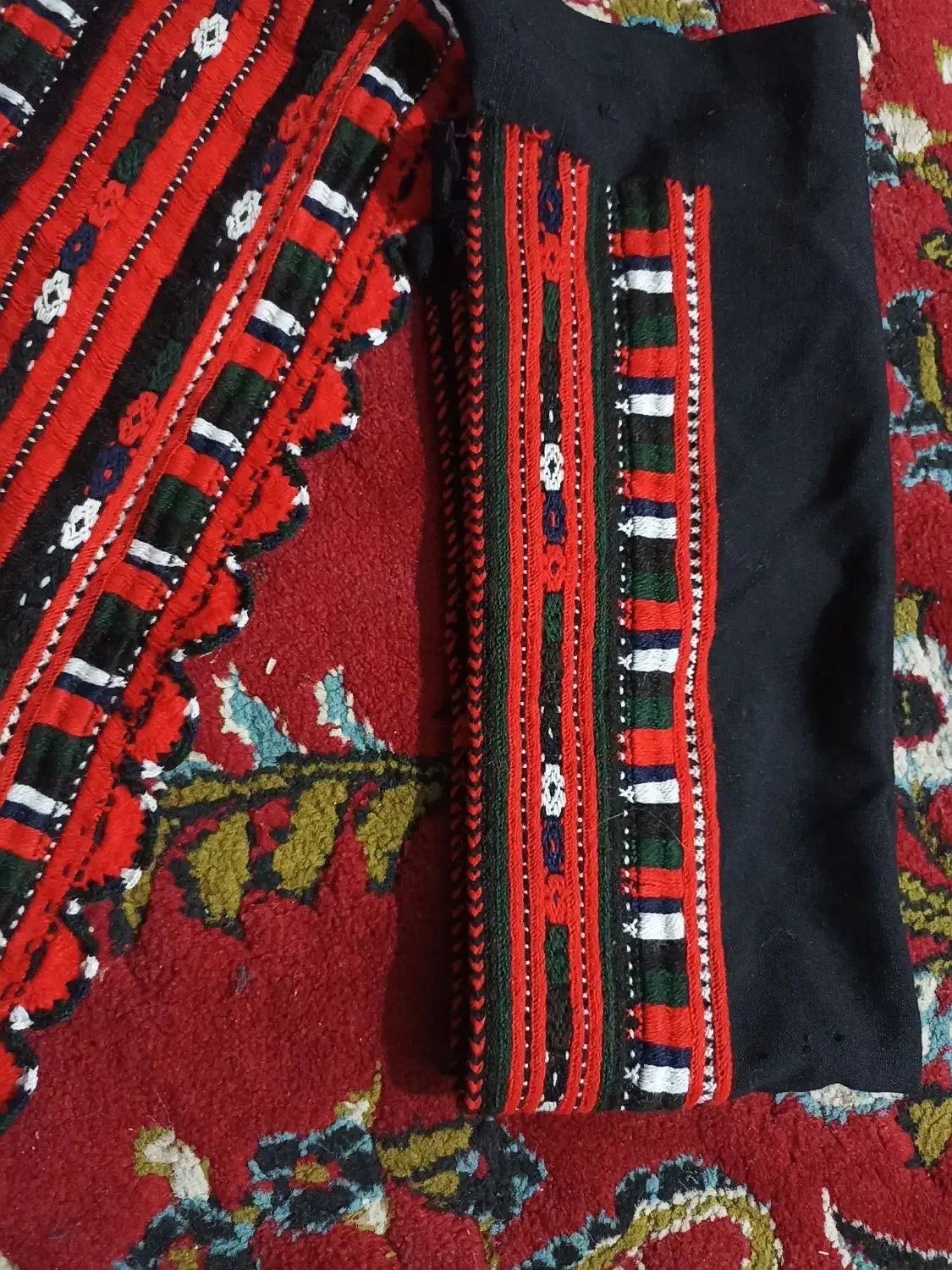 فروشی|لباس|سراوان, |دیوار