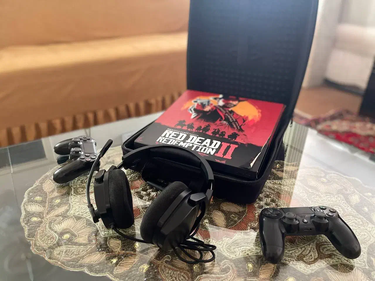 فروش ps4 pro 1tb ریجن2 دو دسته اکانتی|کنسول، بازی ویدئویی و آنلاین|خوی, |دیوار