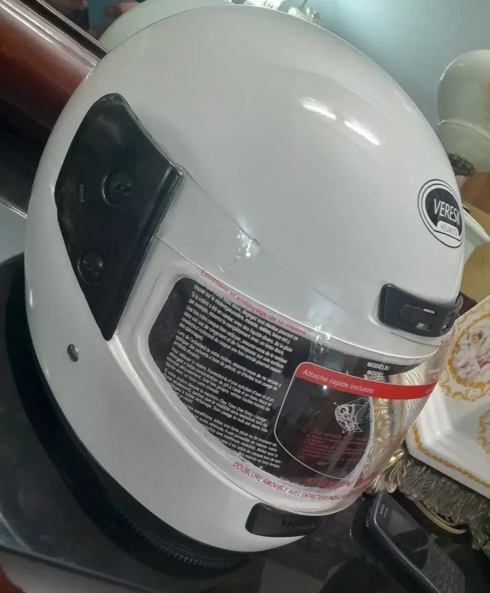 یک عدد کلاه کاسکت نو|قطعات یدکی و لوازم جانبی|میانه, |دیوار