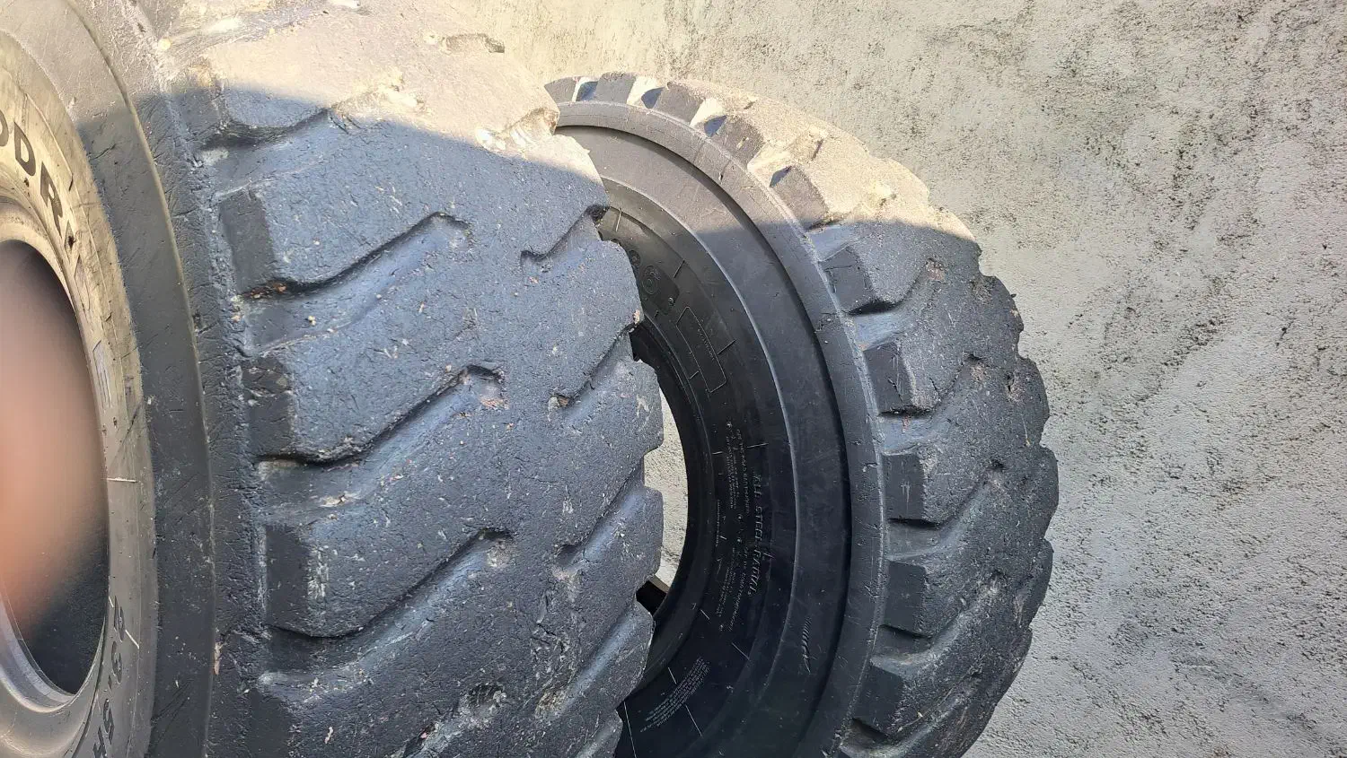 لاستیک لودر 23/5 25|قطعات یدکی و لوازم جانبی|صباشهر, |دیوار