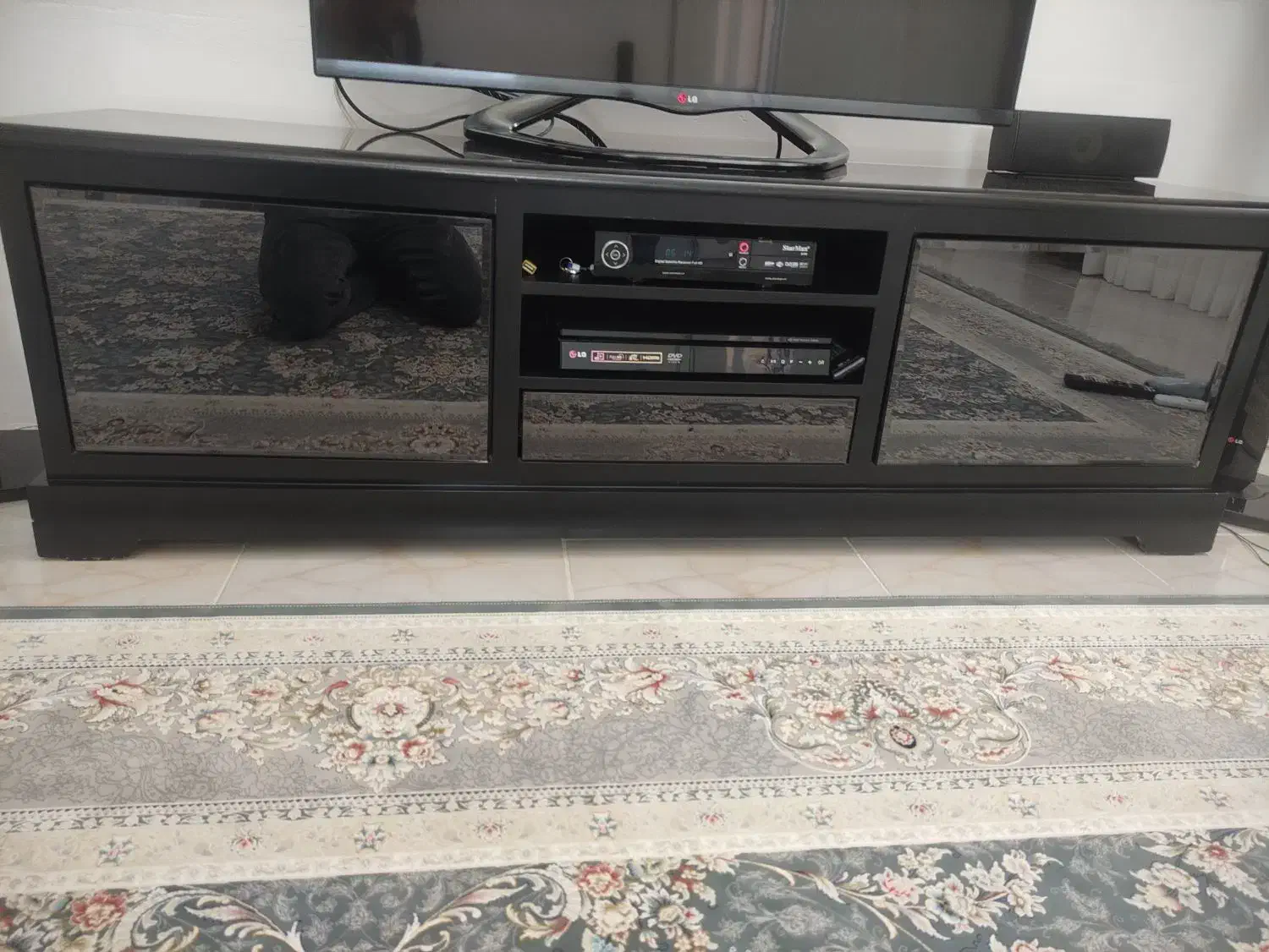 میز تلویزیون نو نو|میز تلویزیون|گلبهار, شهر جدید گلبهار|دیوار