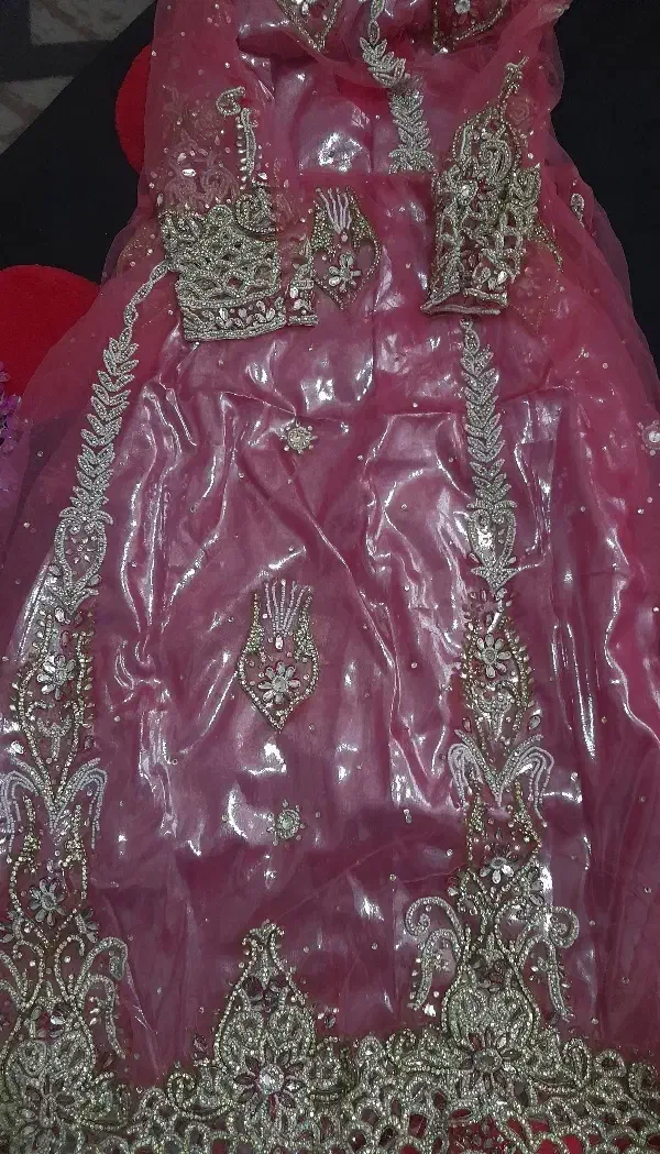 لباس سقزی|لباس|سنندج, |دیوار