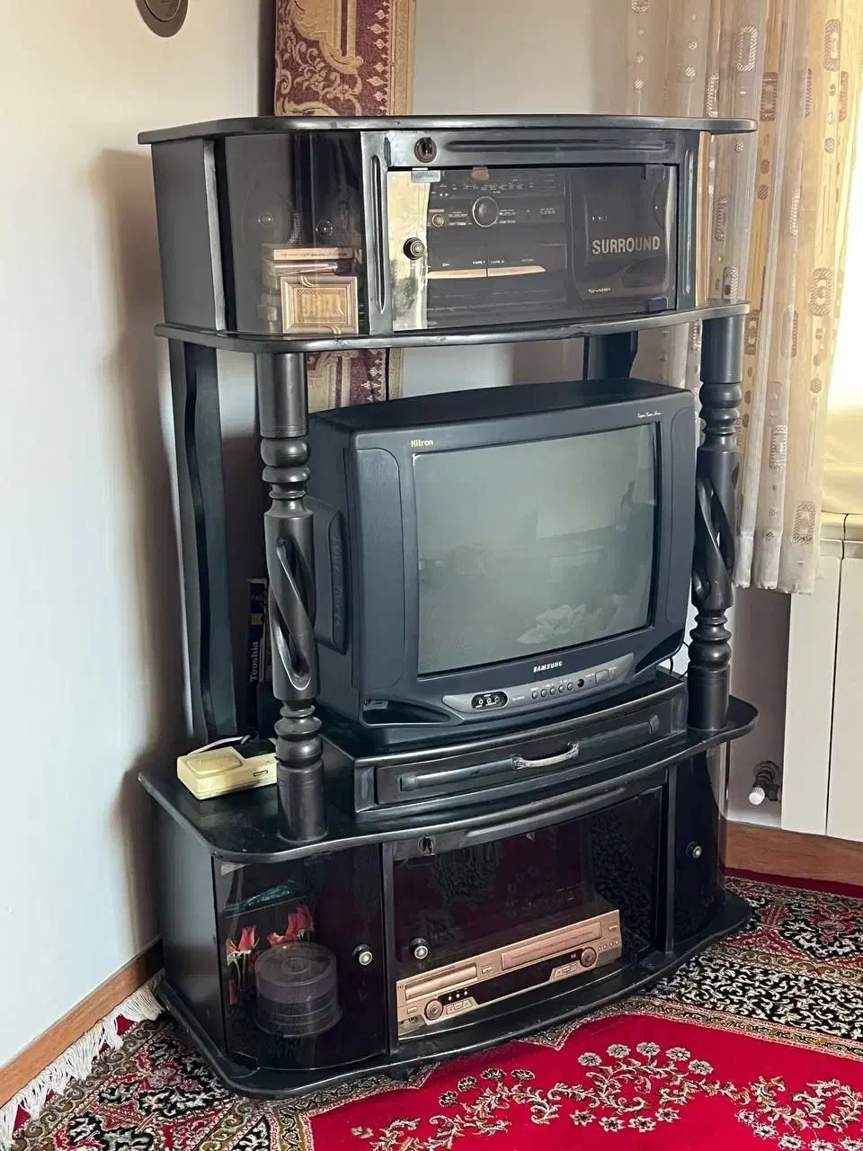 تلویزیون سامسونگ با میز|تلویزیون و پروژکتور|رشت, کوی بیانی|دیوار