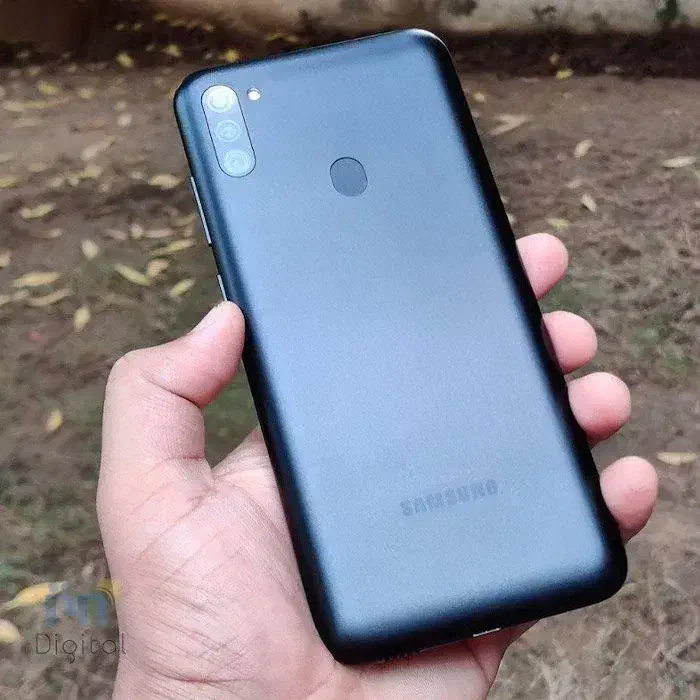 گوشی m11 'a11|موبایل|بروجرد, |دیوار