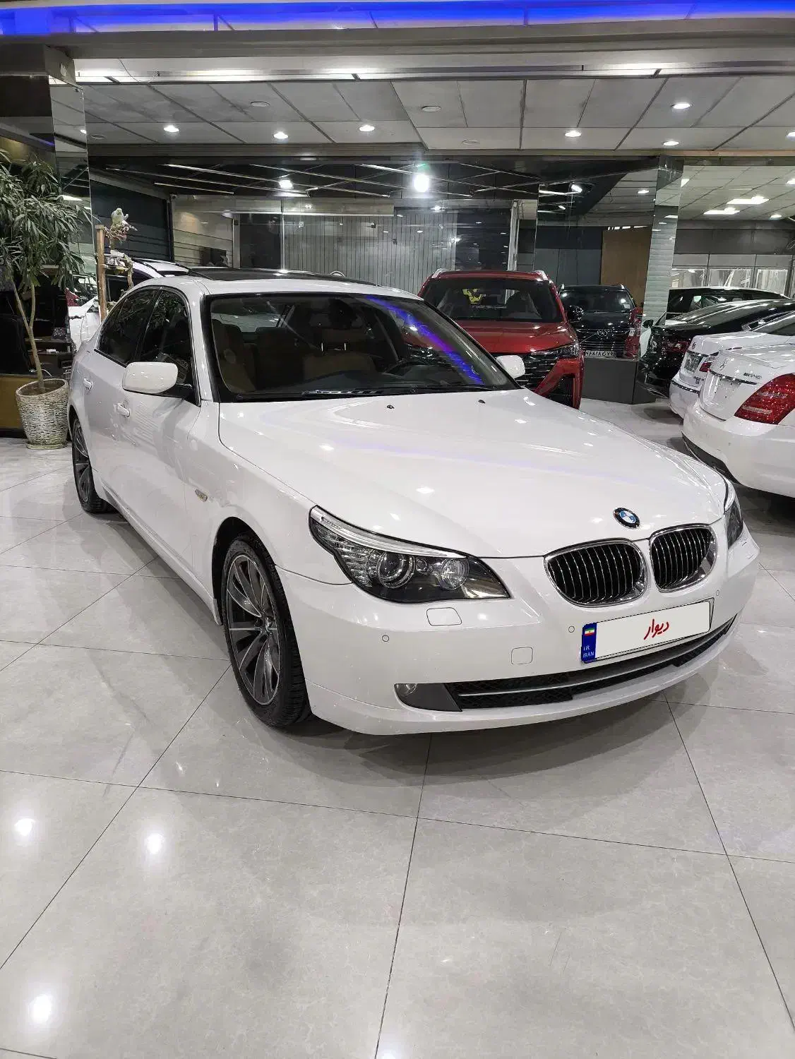 ب ام و i۵۳۰ ۲۰۰۹|خودرو سواری و وانت|شیراز, قدوسی غربی|دیوار