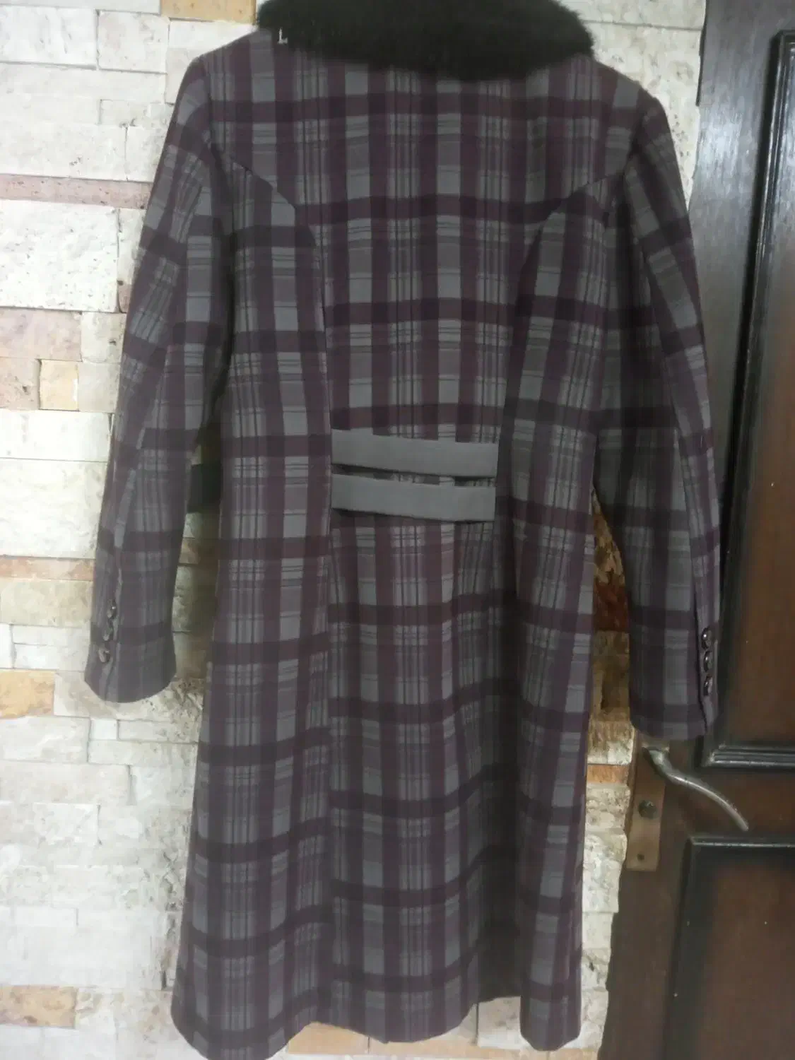 پالتو زنانه|لباس|رشت, آب و برق|دیوار