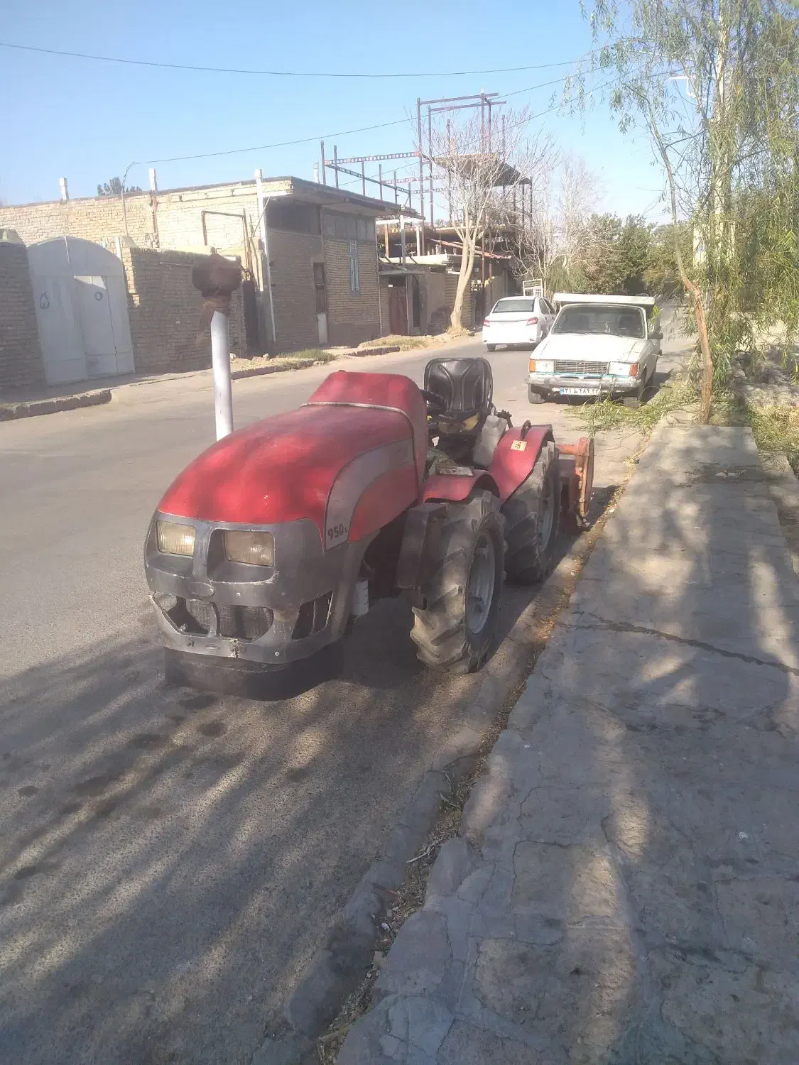 تراکتور کمر شکن|خودرو سنگین|گلمکان, |دیوار