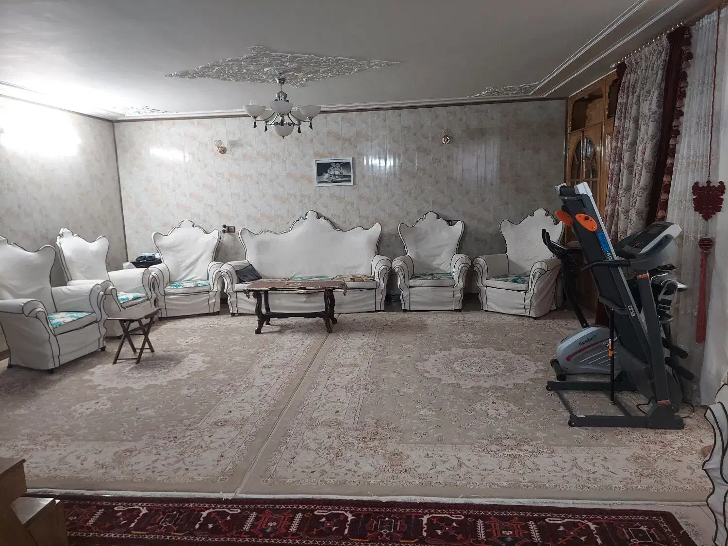 تکواحدی/میدان جمهوری/۱۵۰متر ۳خواب|فروش آپارتمان|اصفهان, دستگرده|دیوار